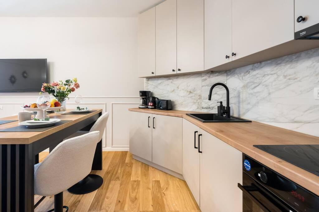 Апартаменты Stunning Views 3Br Sunny Flat - Amazing Terrace Бухарест Экстерьер фото